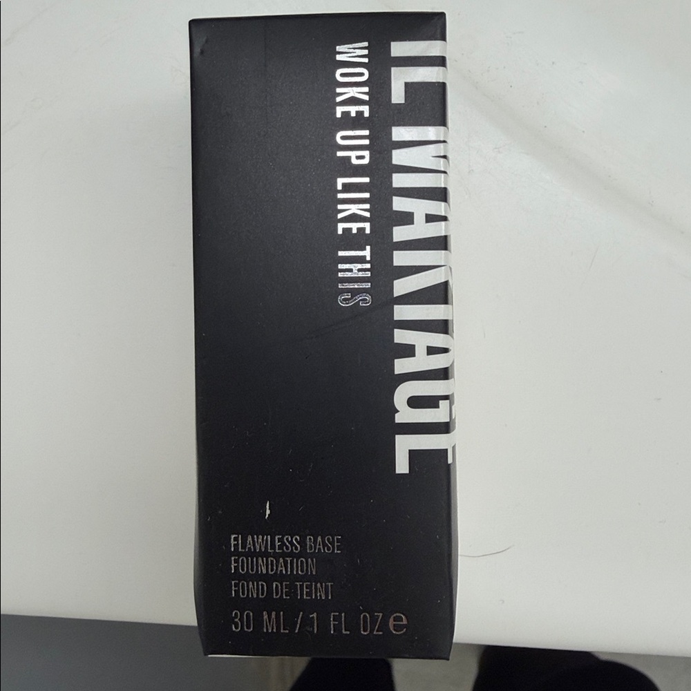 IL Makiage Woke Up Like This Flawless Base Foundation CL060